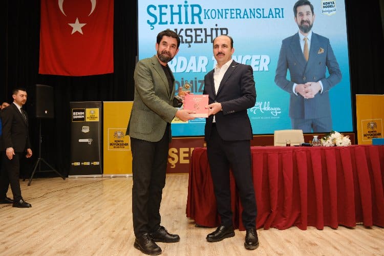 Başkan Altay, Şehir Konferansları’na katıldı